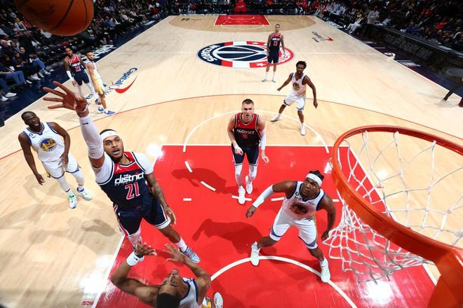 关于人中锋内线悍将过招夺取胜利的信息 关于人中锋内线悍将过招夺取胜利的信息