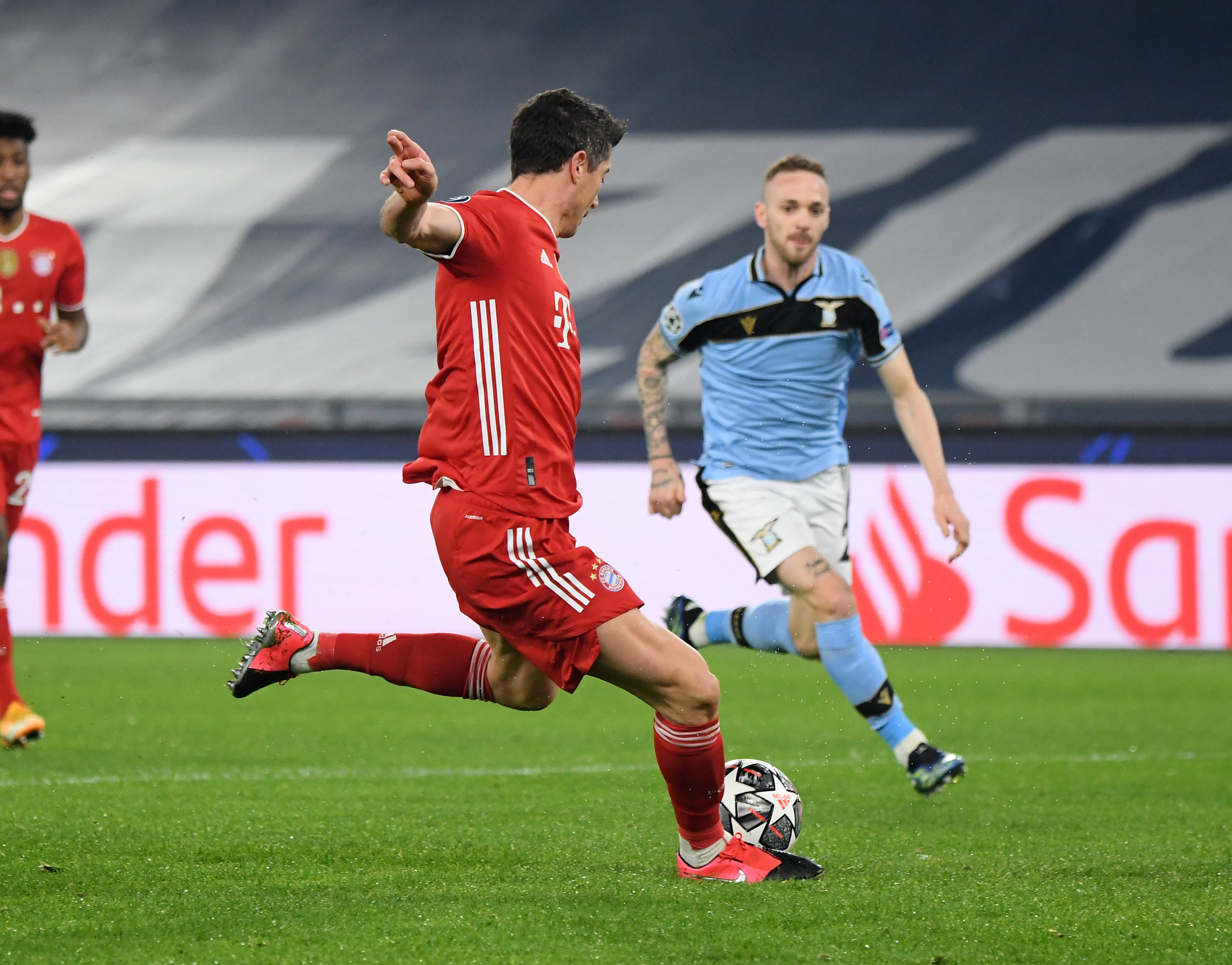 包含拉齐奥后防抢眼,零封对手完成反击的词条 包含拉齐奥后防抢眼,零封对手完成反击的词条