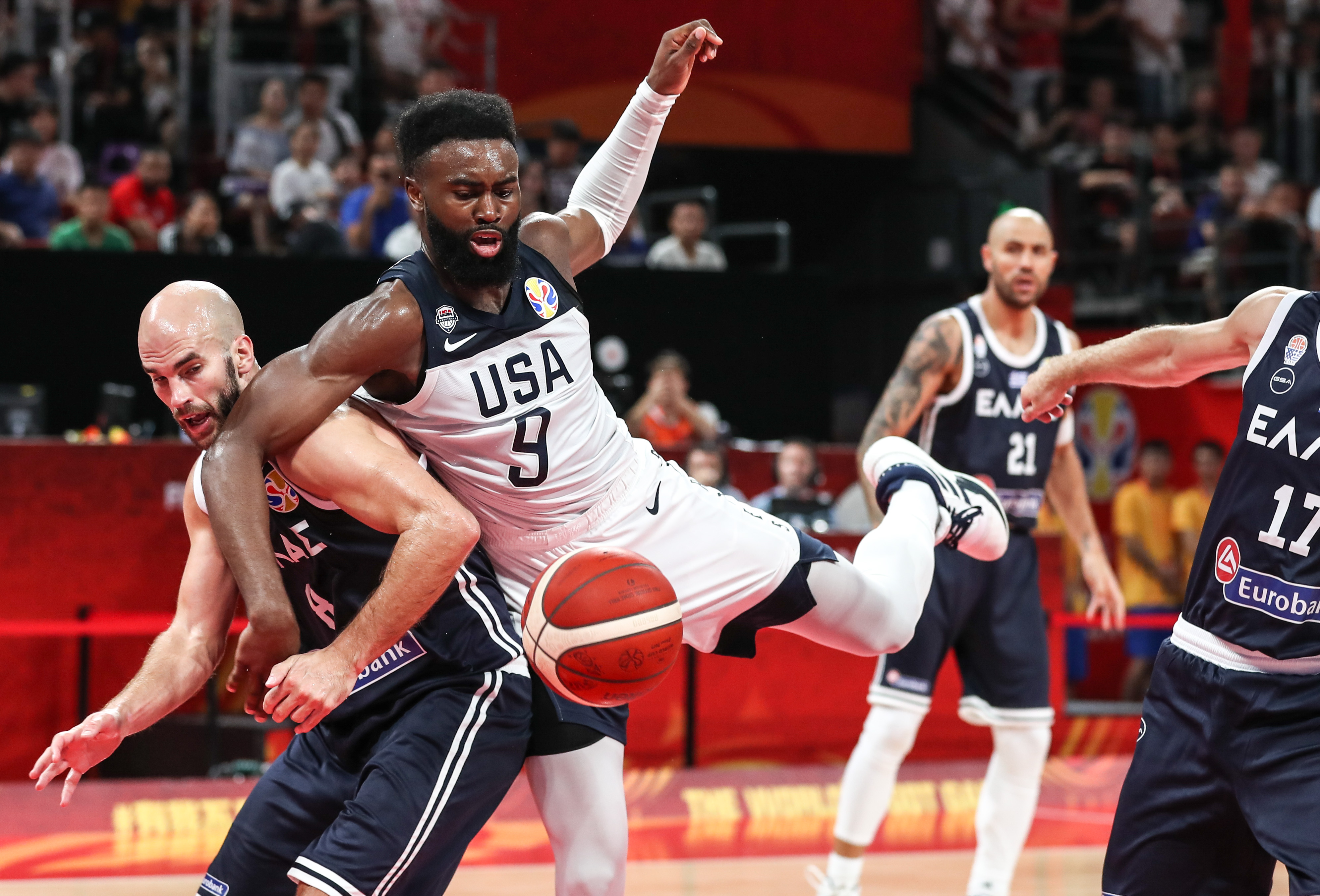 关于希腊篮球甲级联赛半决赛激战正酣，奥林匹亚科斯势不可挡的信息