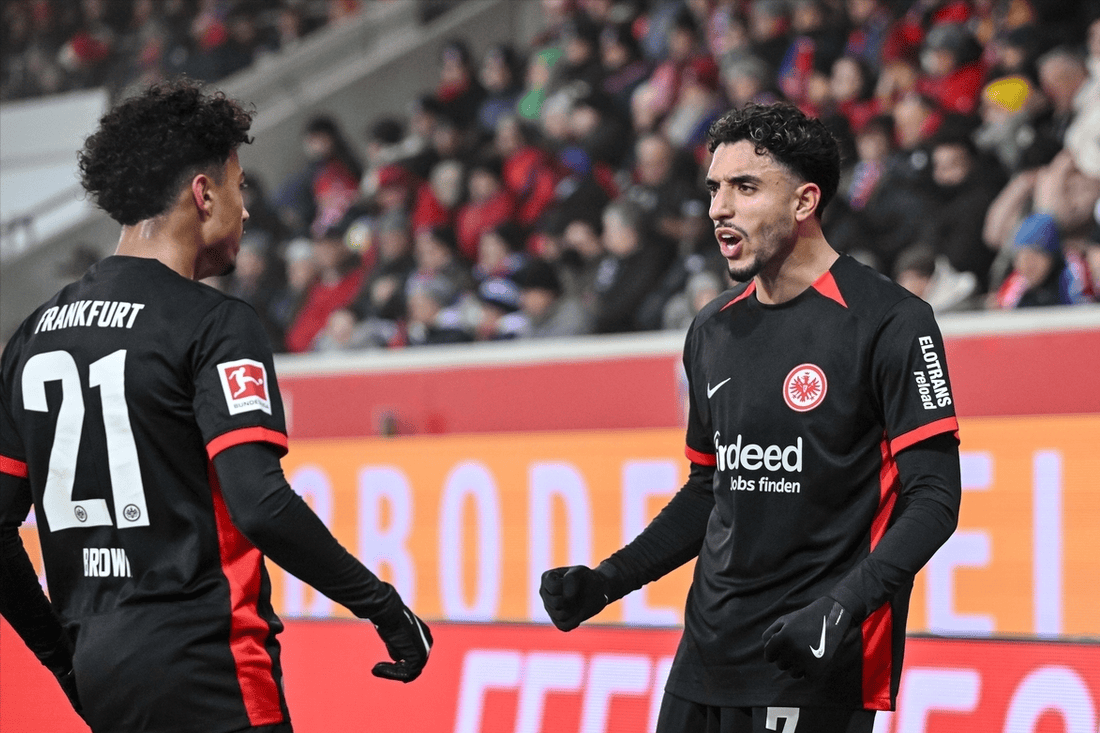 法兰克福以出色表现夺得比赛胜利 法兰克福以出色表现夺得比赛胜利