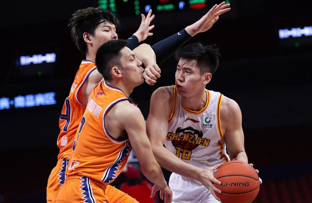 加拿大男篮险胜,艰难突围晋级淘汰赛 加拿大男篮险胜,艰难突围晋级淘汰赛