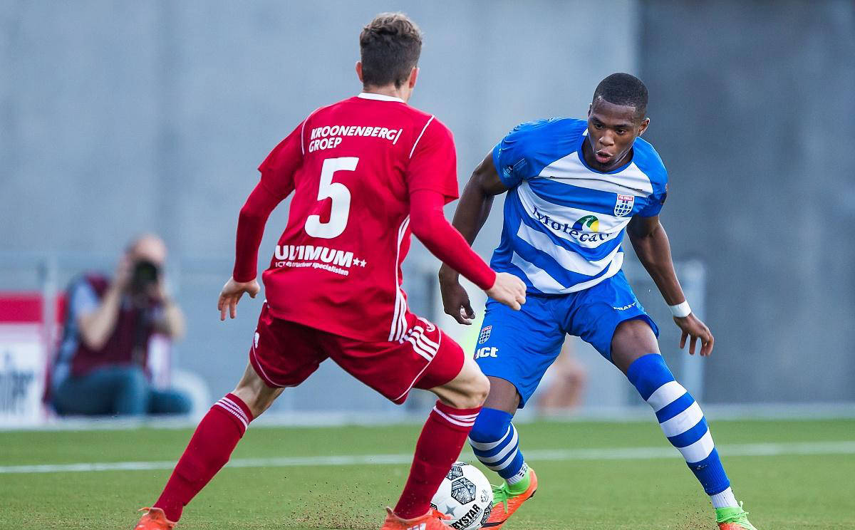 阿贾克斯表现抢眼,轻松晋级成功的简单介绍 阿贾克斯表现抢眼,轻松晋级成功的简单介绍