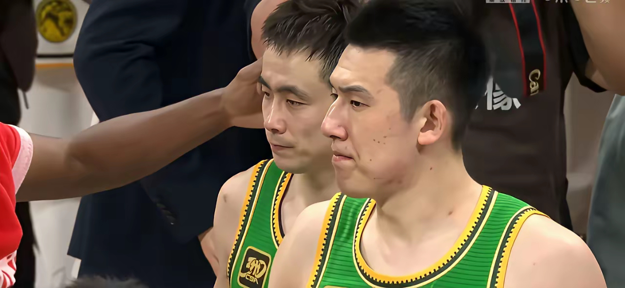 浙江男篮跌入低谷,苦苦挣扎 浙江男篮跌入低谷,苦苦挣扎