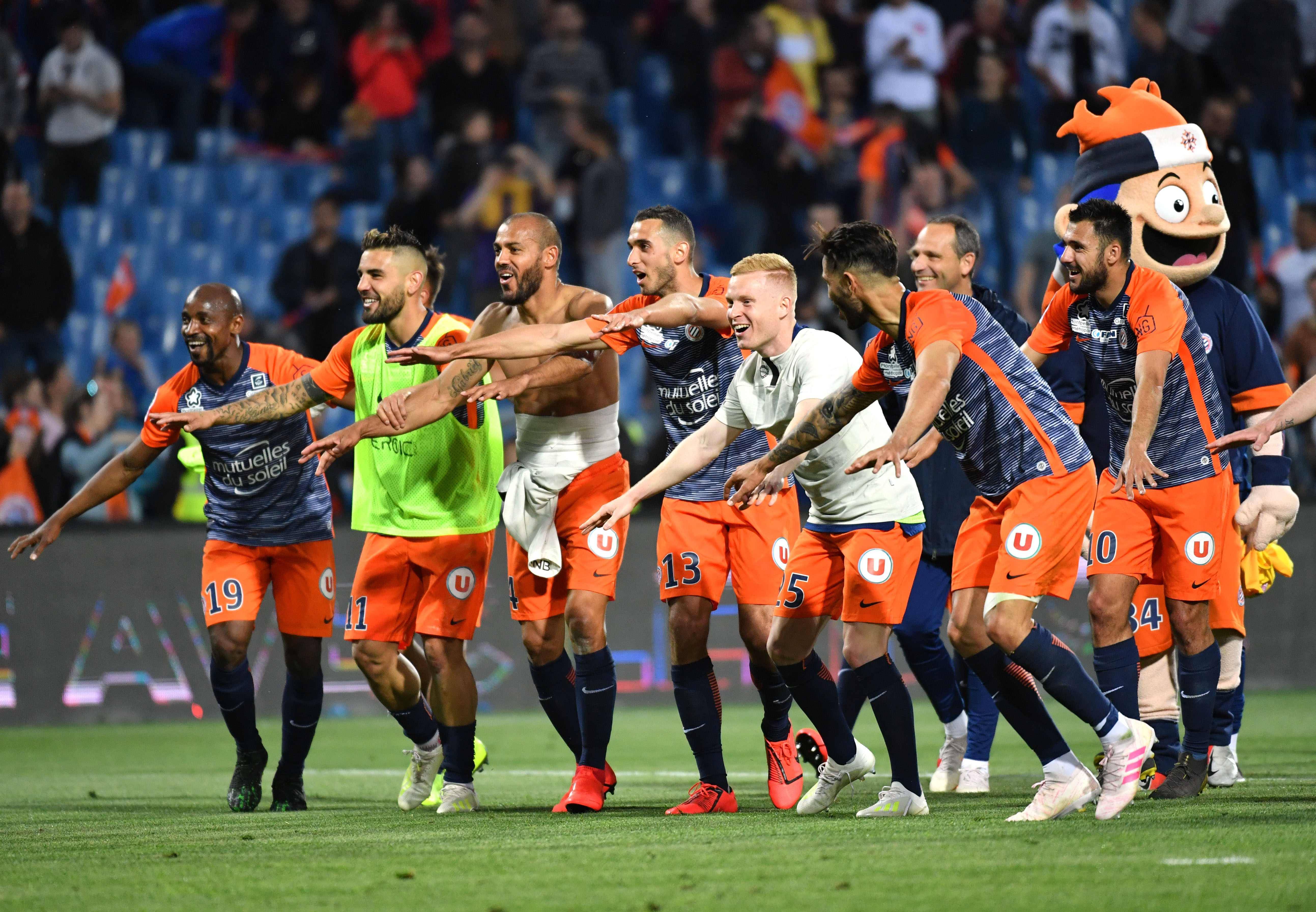 运动员们全力以赴,希望争取胜利 运动员们全力以赴,希望争取胜利