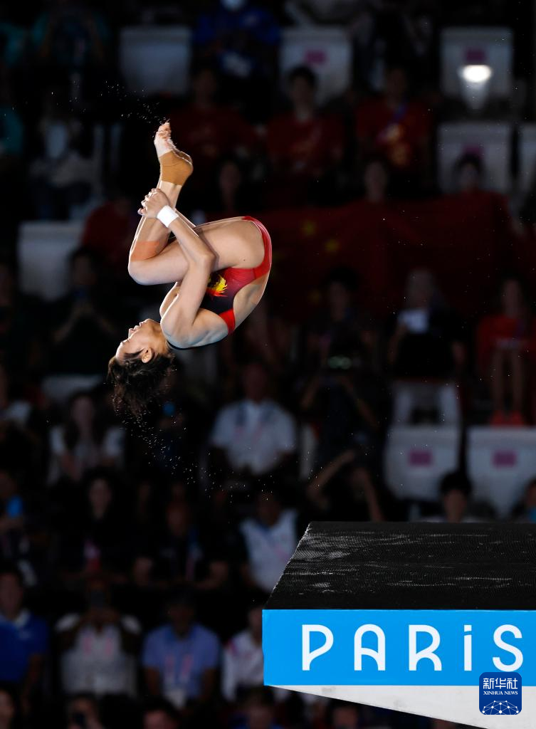 俄罗斯队员在跳水项目夺得银牌