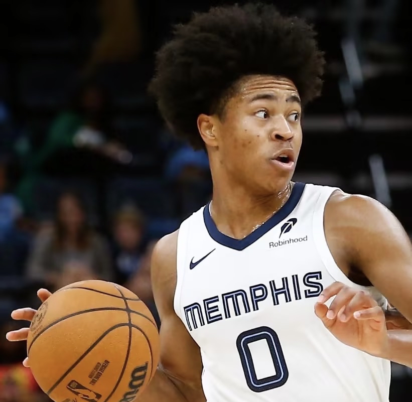 江苏队险胜灰熊,拉文刷新纪录 江苏队险胜灰熊,拉文刷新纪录