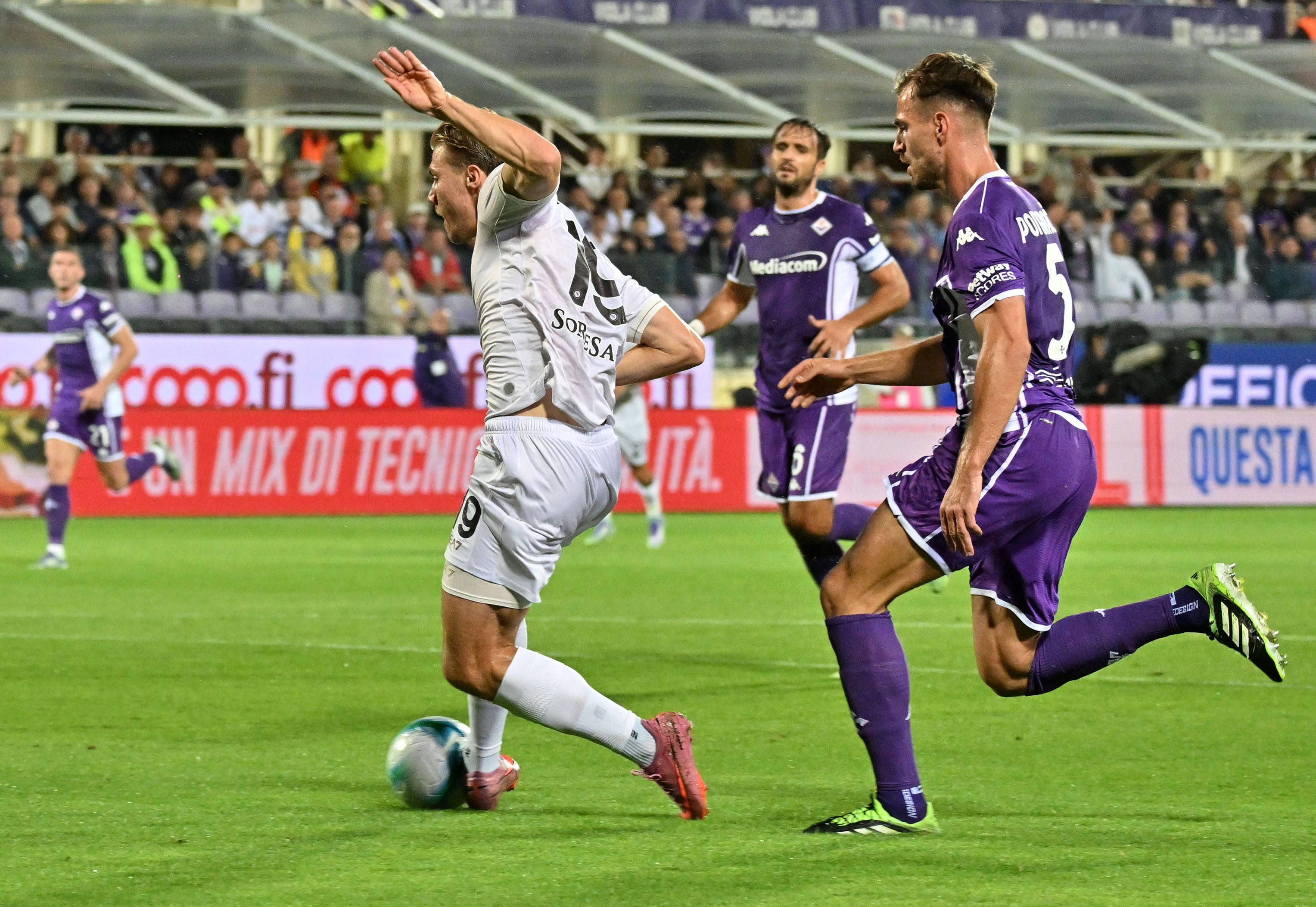 佛罗伦萨客场大胜，冲击欧战资格