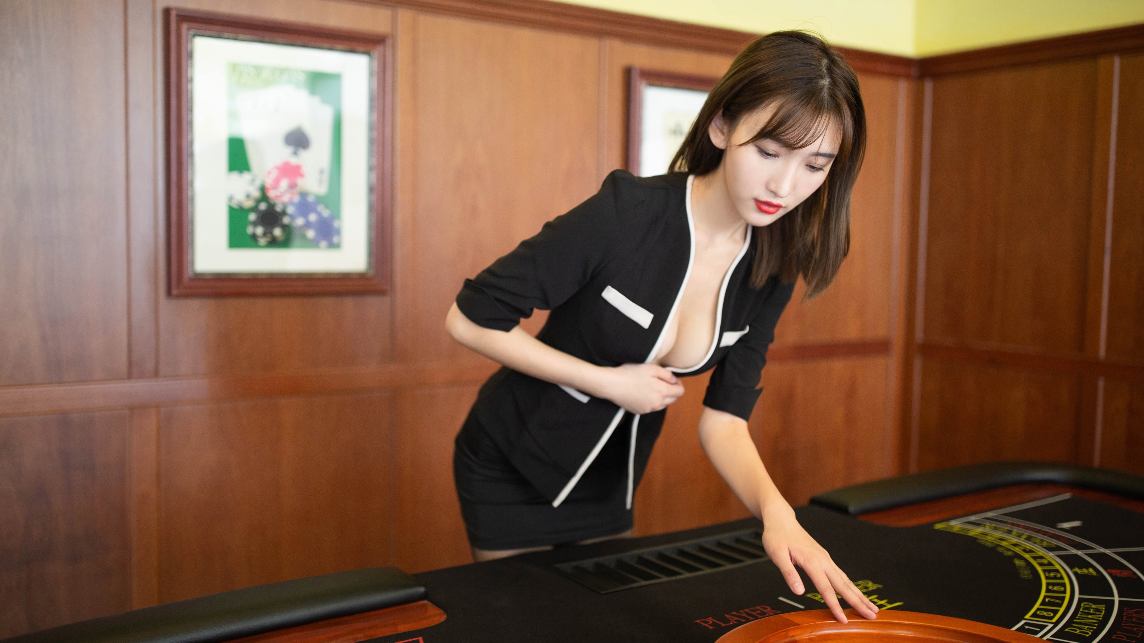 一记三分与一次突破，体育如何重塑历史隐线