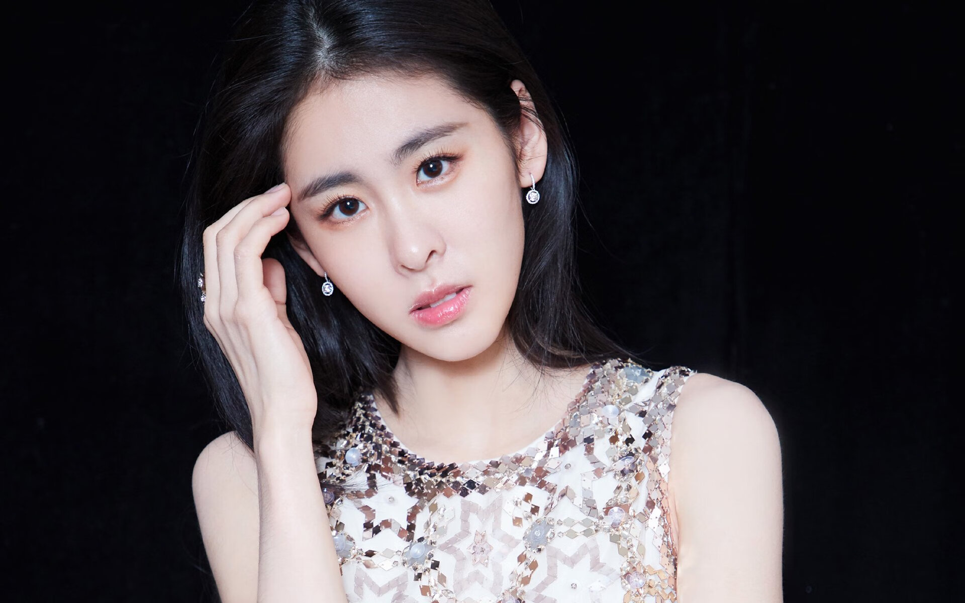 跨越疆界的王冠，当土耳其鏖战德国时，莫德里奇在场边写下冠军注脚